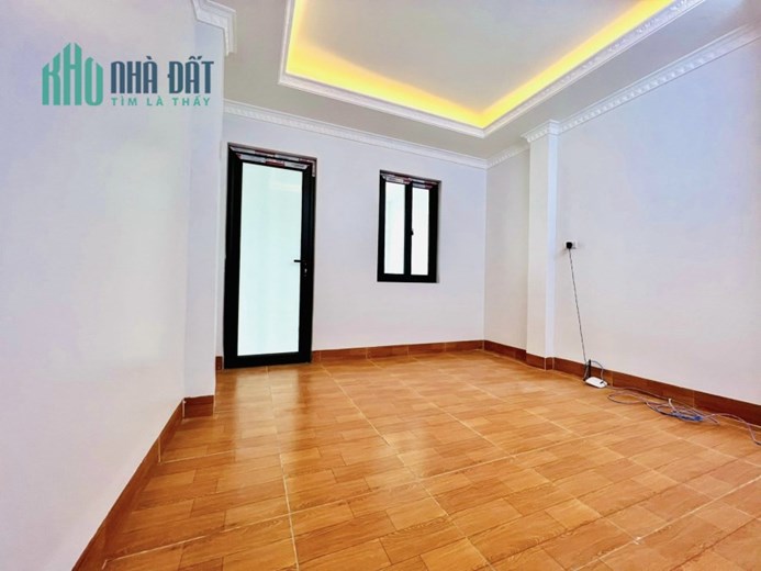 Bán Nhà Ngã 4 Sở 35m x 5 Tầng Nhà Mới Ô Tô Đỗ Cổng Giá 3.65 Tỷ.