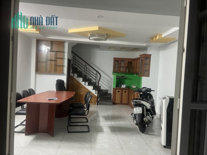 Nhà mặt tiền Dương Văn Dương, Tân Phú, 5x8m, 5.x tỷ. 3 tầng