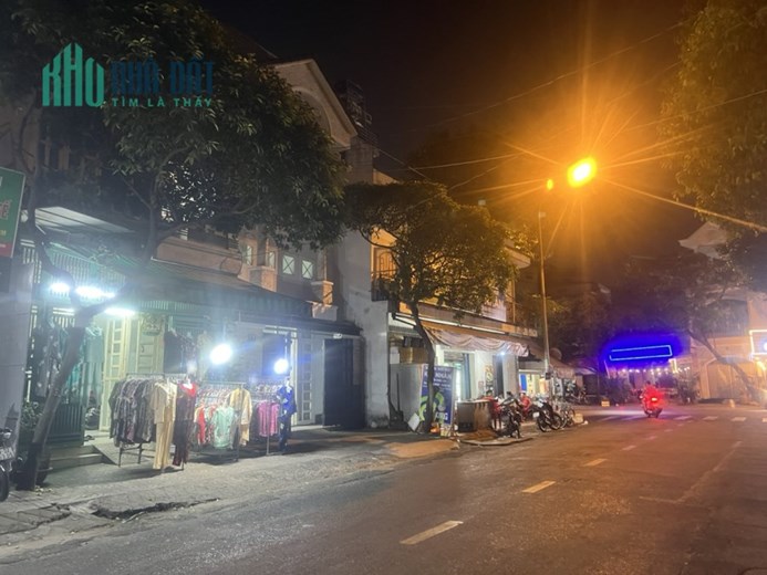 Nhà mặt tiền Dương Văn Dương, Tân Phú, 5x8m, 5.x tỷ. 3 tầng