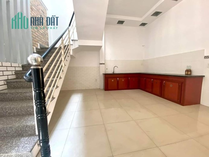 Ngộp bán nhà DT 90m2, 3  tầng PHan Anh, Hẻm Xe Hơi