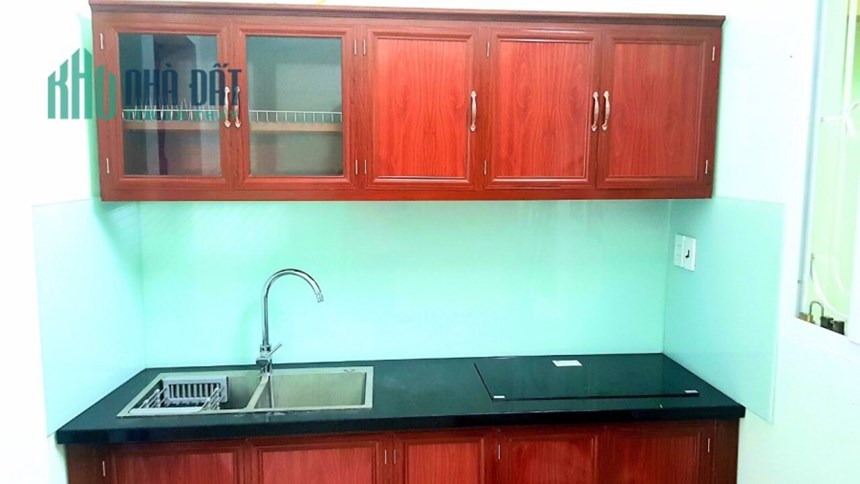 Cho thuê nhà giáp nhị, dt 50mx2 tầng. Giá 11tr