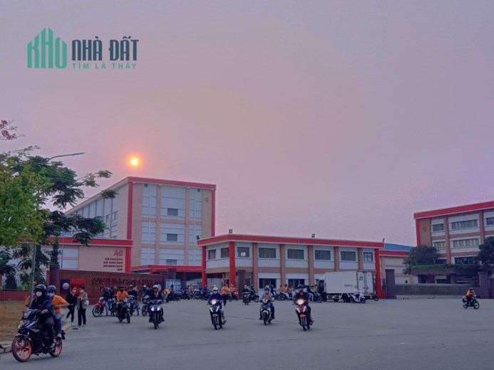 Đất nền đối diện côngty Paihong đang hoạt động giá 9,2tr/m2