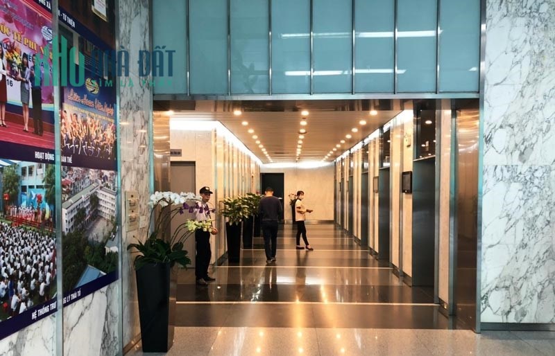Cho thuê văn phòng chuyên nghiệp tại tòa Vinaconex Tower, Láng Hạ, q.Đống Đa, 400m2 sàn thông