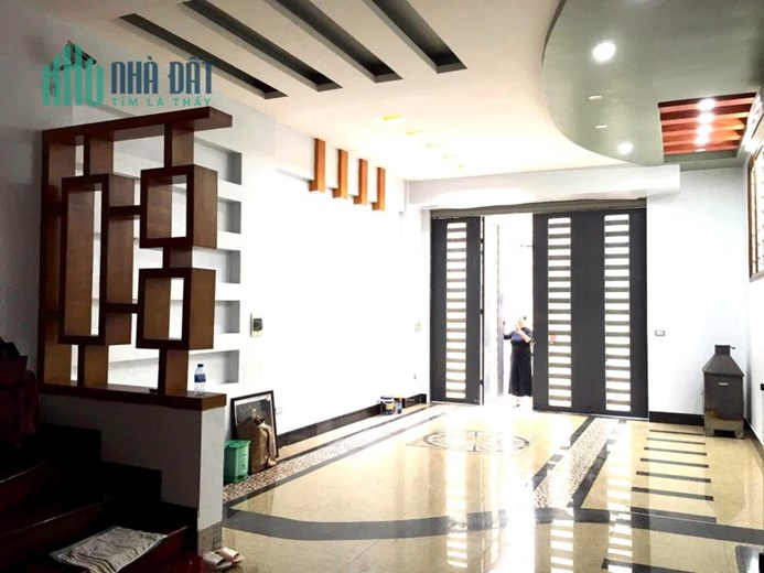 Nhà lô góc ô tô phố Doãn Kế Thiện Mai Dịch Hà Nội 12 tỷ.