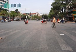 NHÀ 70M2 LÔ GÓC MẶT PHỐ TRẦN KHÁT CHÂN CHỈ 18,5 TỶ.