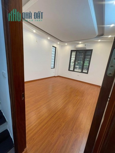 Cho thuê nhà KIM NGƯU,  41m x5T giá 15 triệu