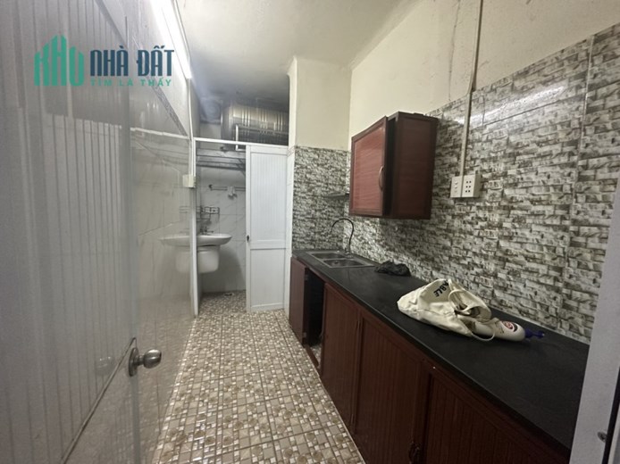 Chính chủ cần bán gấp căn chung cư 75.71m2 ngay tại quận 1