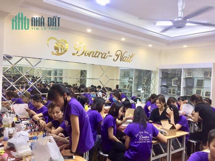 Do công việc đi nước ngoài nên muốn sang spa cho bạn nào thiện chí