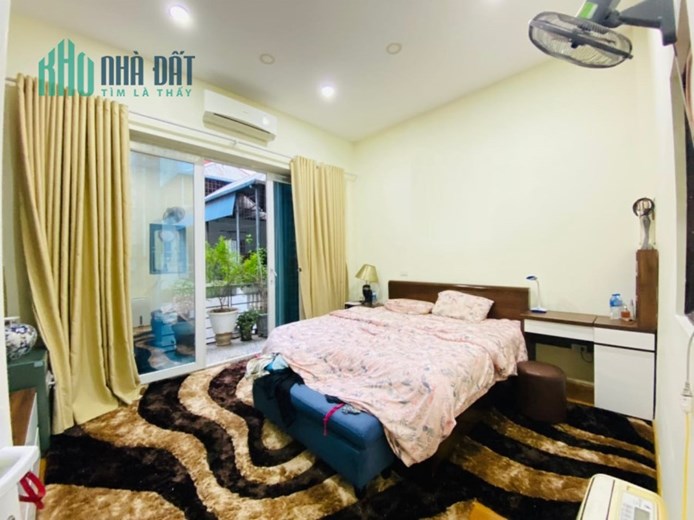 Nhà đẹp phố Hoàng Văn Thái quận Thanh Xuân 45m2 nhỉnh 6 tỷ gara kinh doanh tặng nội thất