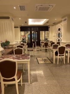 Bán khách sạn tiêu chuẩn 4* CALIFORNIA 52-54 Thủ Khoa Huân P. Bến Thành, Q. 1, TP. HCM.