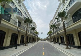 Chính chủ chà là xẻ khe  cần bán gấp biệt thự  DT 72m2 tại Vinhomes Ocean Park Văn Giang Hưng Yên.
