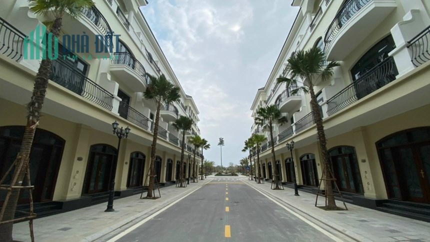Chính chủ chà là xẻ khe  cần bán gấp biệt thự  DT 72m2 tại Vinhomes Ocean Park Văn Giang Hưng Yên.