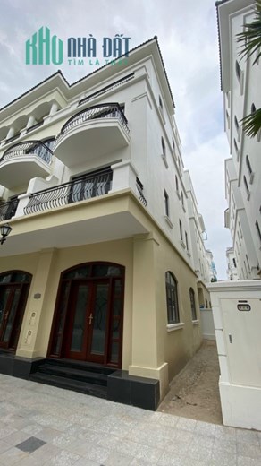 Chính chủ chà là xẻ khe  cần bán gấp biệt thự  DT 72m2 tại Vinhomes Ocean Park Văn Giang Hưng Yên.