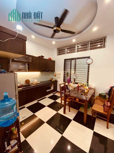 Bán nhà kim giang 40m2 x4T,mt 4m,ngõ đẹp,oto gần,giá 3,59 tỷ