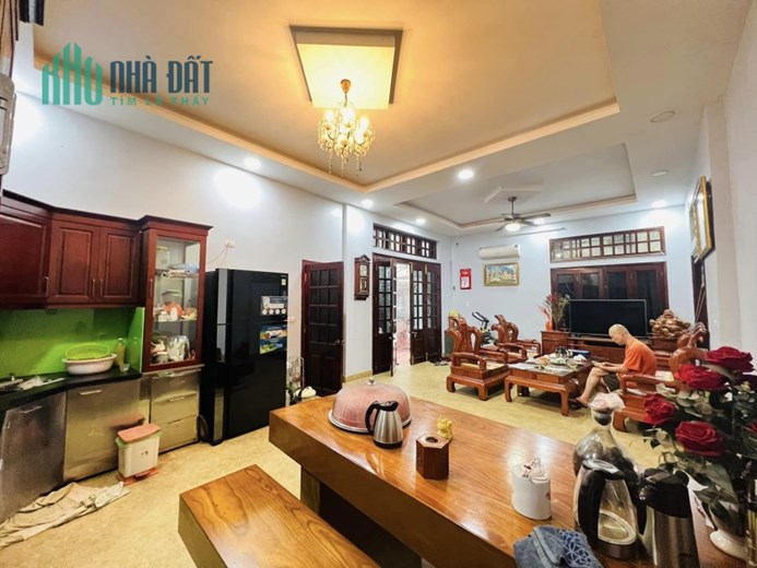 Nhà đại kim 65m2 x4T,mt 6.5m,rộng,đẹp,oto gần,giá 5,59 tỷ