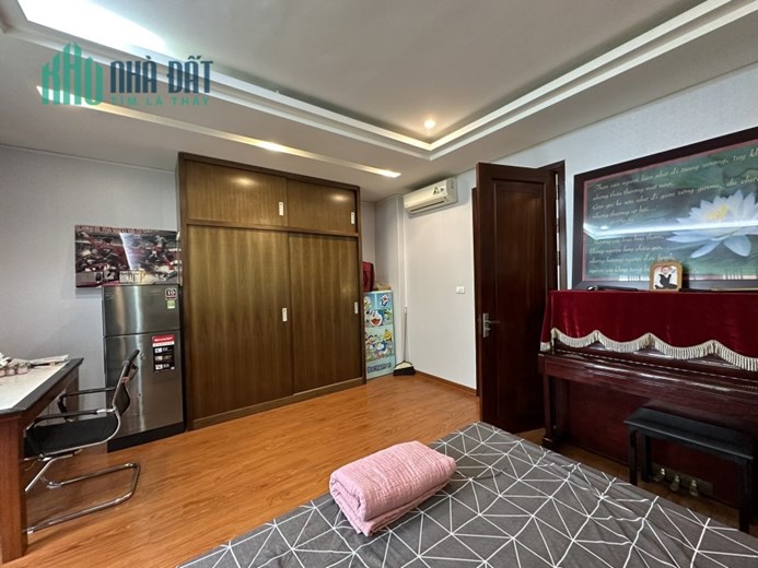 Cầu giấy, vỉa hè Ô TÔ tránh, nội thất đỉnh cao, 55m2 giá chỉ hơn 9 tỷ, 0866585090