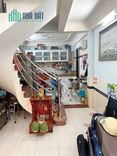 Nhà 5 tầng nở hậu L hẻm thông đường Trần Bình Trọng P2Q5