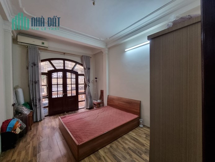 Cần bán nhanh nhà Nguyễn Chí Thanh, Đống Đa, ngõ ô tô tránh, kinh doanh, giá 7.7 tỷ