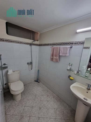 Cần bán nhanh nhà Nguyễn Chí Thanh, Đống Đa, ngõ ô tô tránh, kinh doanh, giá 7.7 tỷ