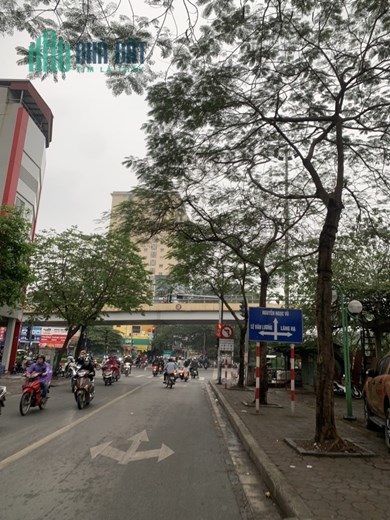 Bán nhà Nguyễn Ngọc Vũ , nhà Mới, ngõ Thông , gần Ô TÔ 30m2 giá 3,99 tỷ (có thương lượng)