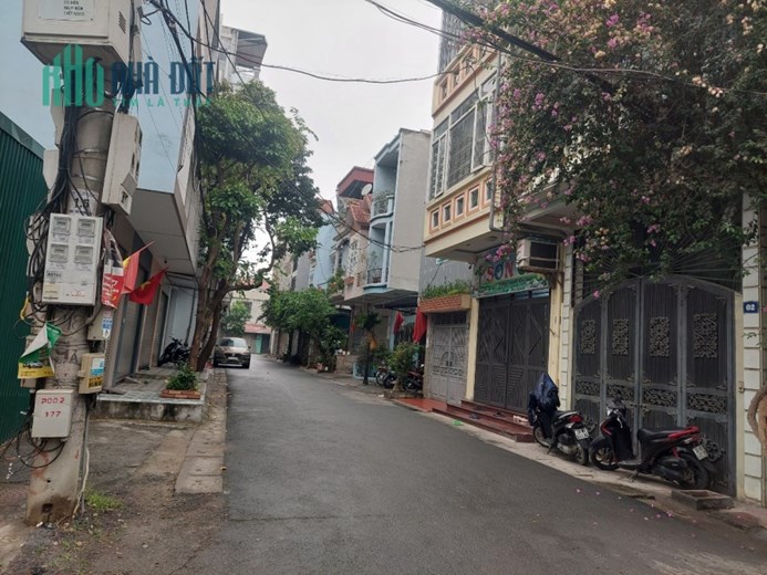 Cần bán lô đất 50,5m2, đường Nguyễn Thái Học, Đồng Tiến, Hòa Bình