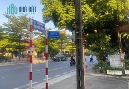 mặt phố kinh doanh, bán đát tặng nhà 3 tầng DƯƠNG XÁ, GIA LÂM 40 m2 chỉ 2,8 tỷ