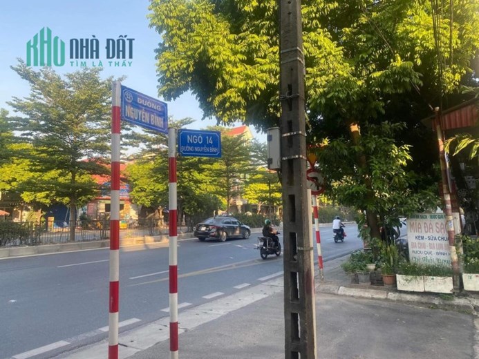 mặt phố kinh doanh, bán đát tặng nhà 3 tầng DƯƠNG XÁ, GIA LÂM 40 m2 chỉ 2,8 tỷ
