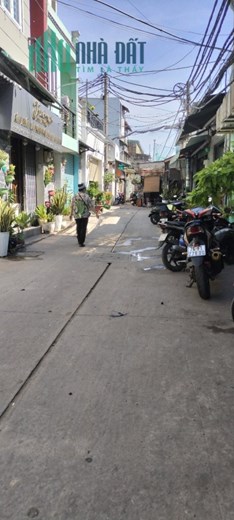 Bán nhà 1 sẹc ngắn Tân Kỳ Tân Quý 44m2 HXH 2 Tầng giá 3tyxx