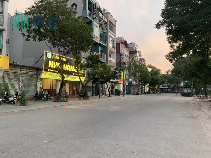 CỤC SỐC.. KO THỂ TIN ĐƯỢC  MẶT PHỐ KINH DOANH CHỈ 2, 4 TỶ ( SÀI ĐỒNG, HÀ NỘI)
