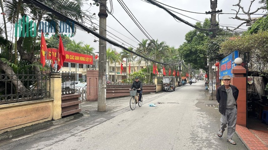 CỤC SỐC.. KO THỂ TIN ĐƯỢC  MẶT PHỐ KINH DOANH CHỈ 2, 4 TỶ ( SÀI ĐỒNG, HÀ NỘI)