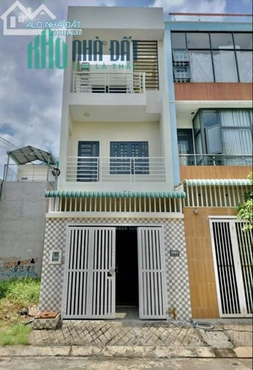 Nhà 1 Trệt 2 Lầu DT Sàn Đến 151 m2 Ngay Chợ Long Trường Giá Cưc Tốt