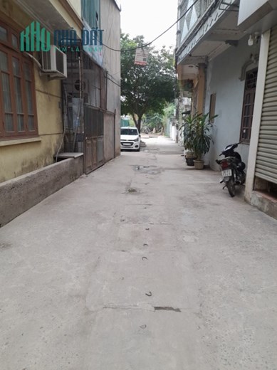 Bán nhà Cổ Nhuế, Bắc Từ Liêm. DT 200m2; C4; R8m; chỉ 1.78 tỷ. Phương