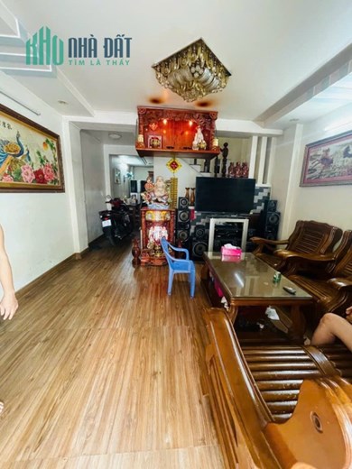 Bán nhà giá rẻ ngay Thống Nhất P10 gần ngay chợ và bệnh viện Hồng Đức
-- Diện tích : Ngang 4.30m