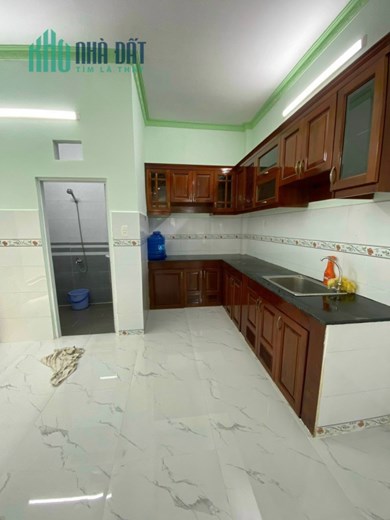 Bán nhà chính chủ Lê Đức Thọ P16
-- Diện tích : Ngang 4.40m dài 14m sổ có nở hậu xíu cn đủ 61m2 ,