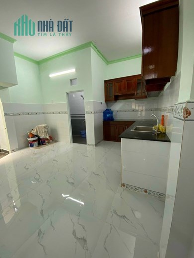 Bán nhà chính chủ Lê Đức Thọ P16
-- Diện tích : Ngang 4.40m dài 14m sổ có nở hậu xíu cn đủ 61m2 ,