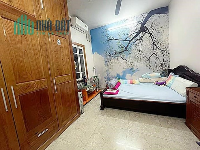 GÀ ĐẺ TRỨNG VÀNG - TRUNG TÂM NGÃ TƯ SỞ GẦN ROYACITY - NHÀ 5 TẦNG - DT: 45M2 NHÀ 8 PHÒNG NGỦ CHỦ