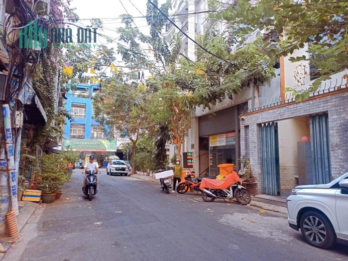 Bán nhà Biệt Thự Mặt tiền Lam Sơn - ngay Sân Bay TSN, DT: 8.8x13m, 3 Tầng - 4PN, 24.8 tỷ