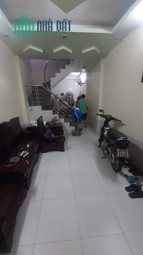 Chính chủ bán nhà Thuý Lĩnh, quận HOàng Mai, 33m2, 4 tầng 4 ngủ, ô tô đỗ cửa