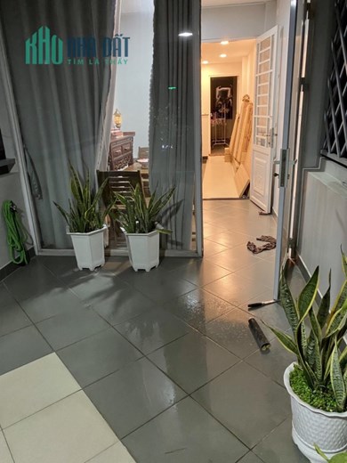 Bán nhà hẻm 8m tân sơn Nhì -Tân phú 51m2 x2 tang chỉ 5.x tỷ