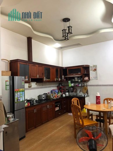 MẶT TIỀN CHỢ - XE TẢI THÔNG - 3 TẦNG - VUÔNG VỨC - THUẬN TIỆN KINH DOANH - BÁN GẤP CHỐT NHANH.