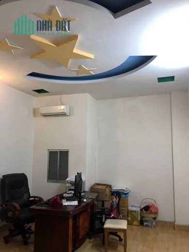 MẶT TIỀN CHỢ - XE TẢI THÔNG - 3 TẦNG - VUÔNG VỨC - THUẬN TIỆN KINH DOANH - BÁN GẤP CHỐT NHANH.