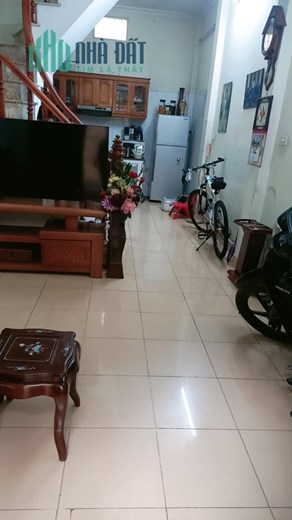 Sát mặt phố Lĩnh Nam, Hoàng mai, 35m2, 5 tầng, trước và  sau nhà thoáng sáng