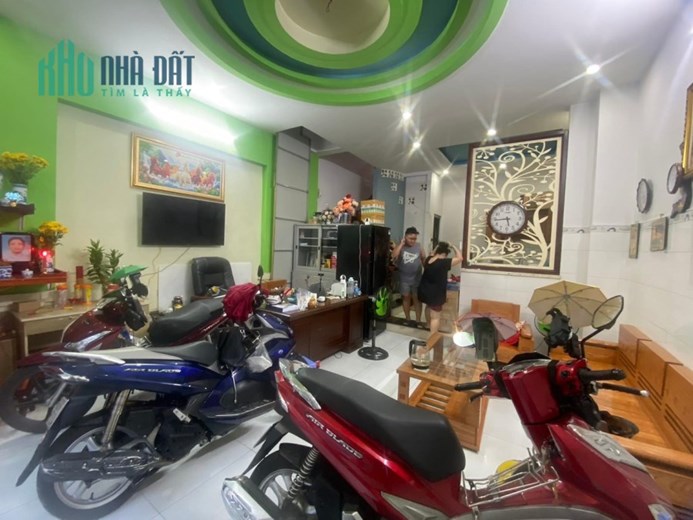 chính chủ gấp bán nhà 3 tầng quốc lộ 1A, hẻm xe hơi 5m, 53m2 chỉ 4.68 tỷ