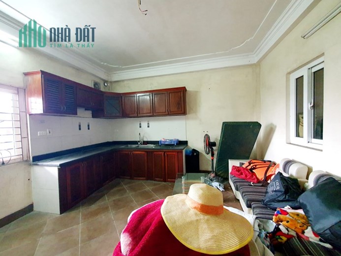 Bán nhà Ngọc Thụy, Long Biên, mặt đường, hai thoáng, ô tô tránh, kinh doanh tốt. Nội thất xịn xò,