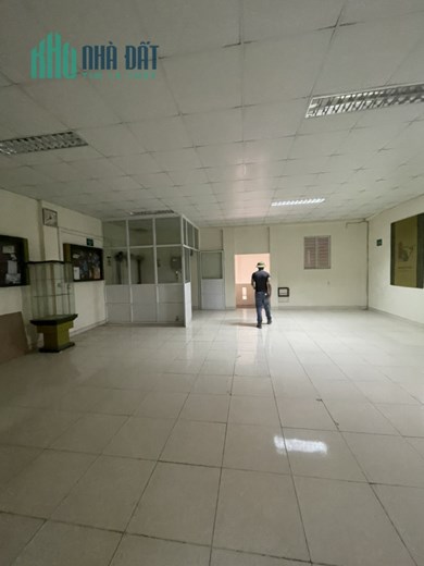 CHO THUÊ MẶT ĐƯỜNG MÁNG NƯỚC TỔNG DTSD 900M2 - MẶT TIÊN 8M