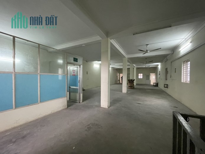 CHO THUÊ MẶT ĐƯỜNG MÁNG NƯỚC TỔNG DTSD 900M2 - MẶT TIÊN 8M