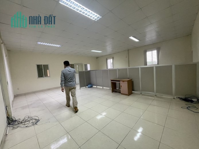 CHO THUÊ MẶT ĐƯỜNG MÁNG NƯỚC TỔNG DTSD 900M2 - MẶT TIÊN 8M