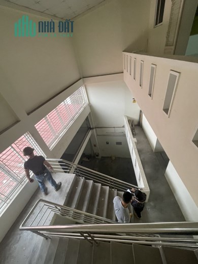 CHO THUÊ MẶT ĐƯỜNG MÁNG NƯỚC TỔNG DTSD 900M2 - MẶT TIÊN 8M