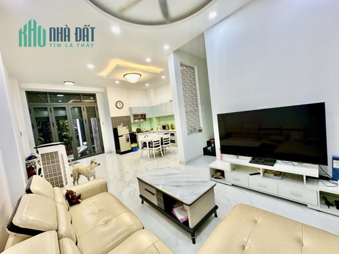 Bán nhà Tô Hiệu 58m2 - HXH - 3 Tấm mới đẹp BTCT ở liền