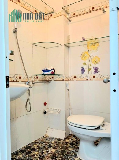Bán nhà Rẻ Tôn Đản Q4 Dt Ngang 3 x 5.35m- 2 tấm có 1 tỷ hơn- 2 Phòng Ngũ 2wc GIẢM 100 TRIỆU